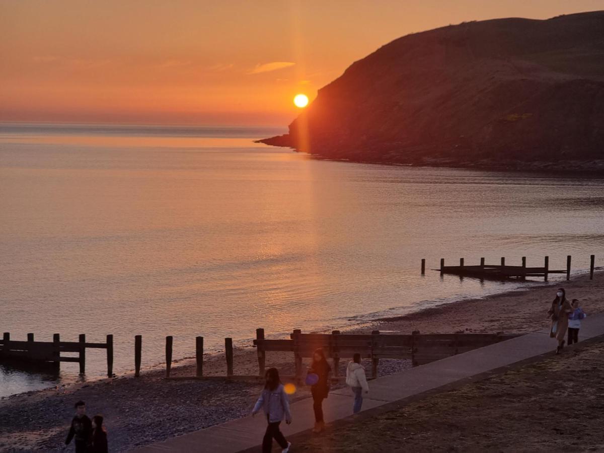 Impeccable Beachfront 2-Bed Cottage In St Bees Buitenkant foto